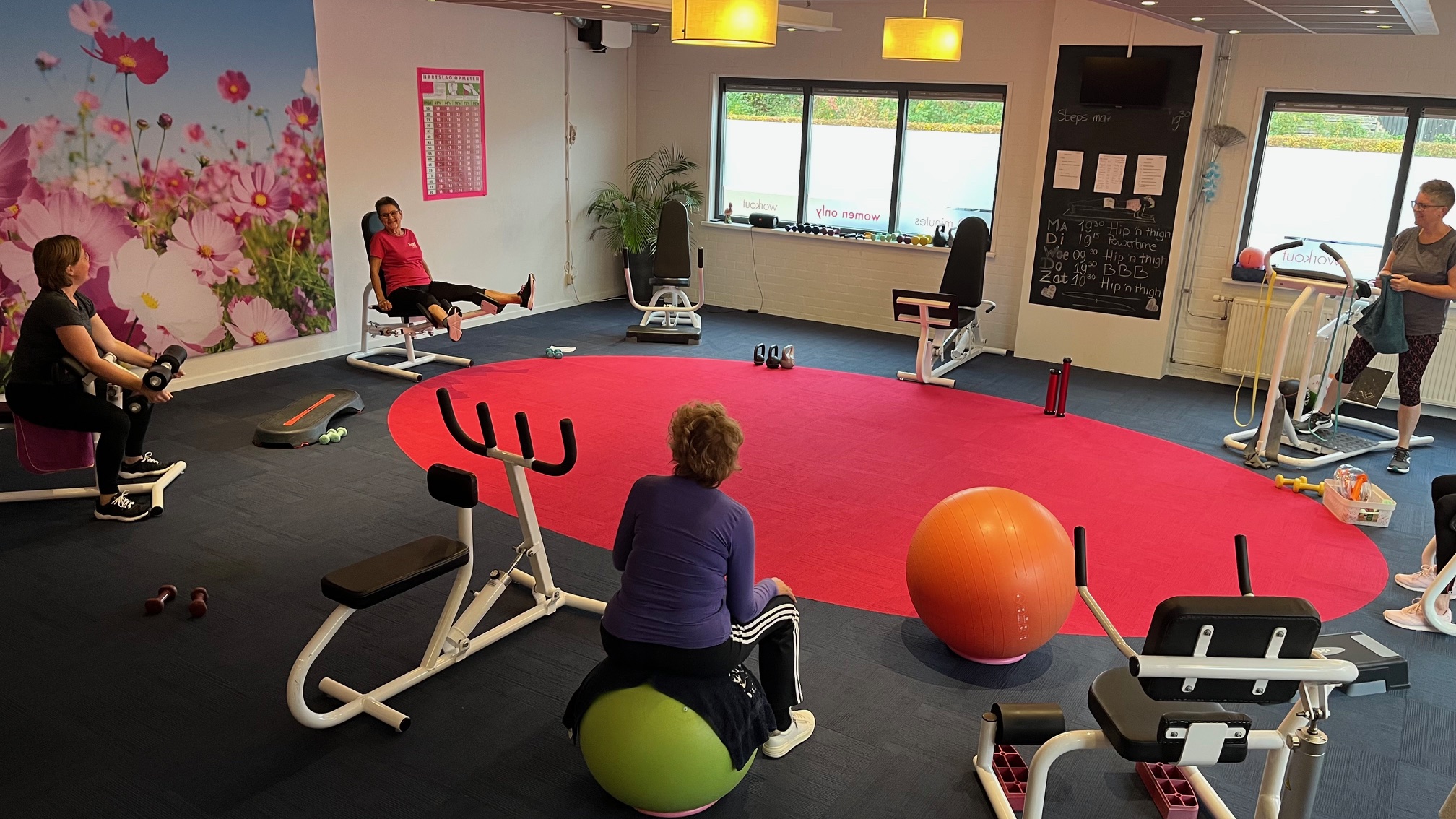 circuit met paar mensen 2025